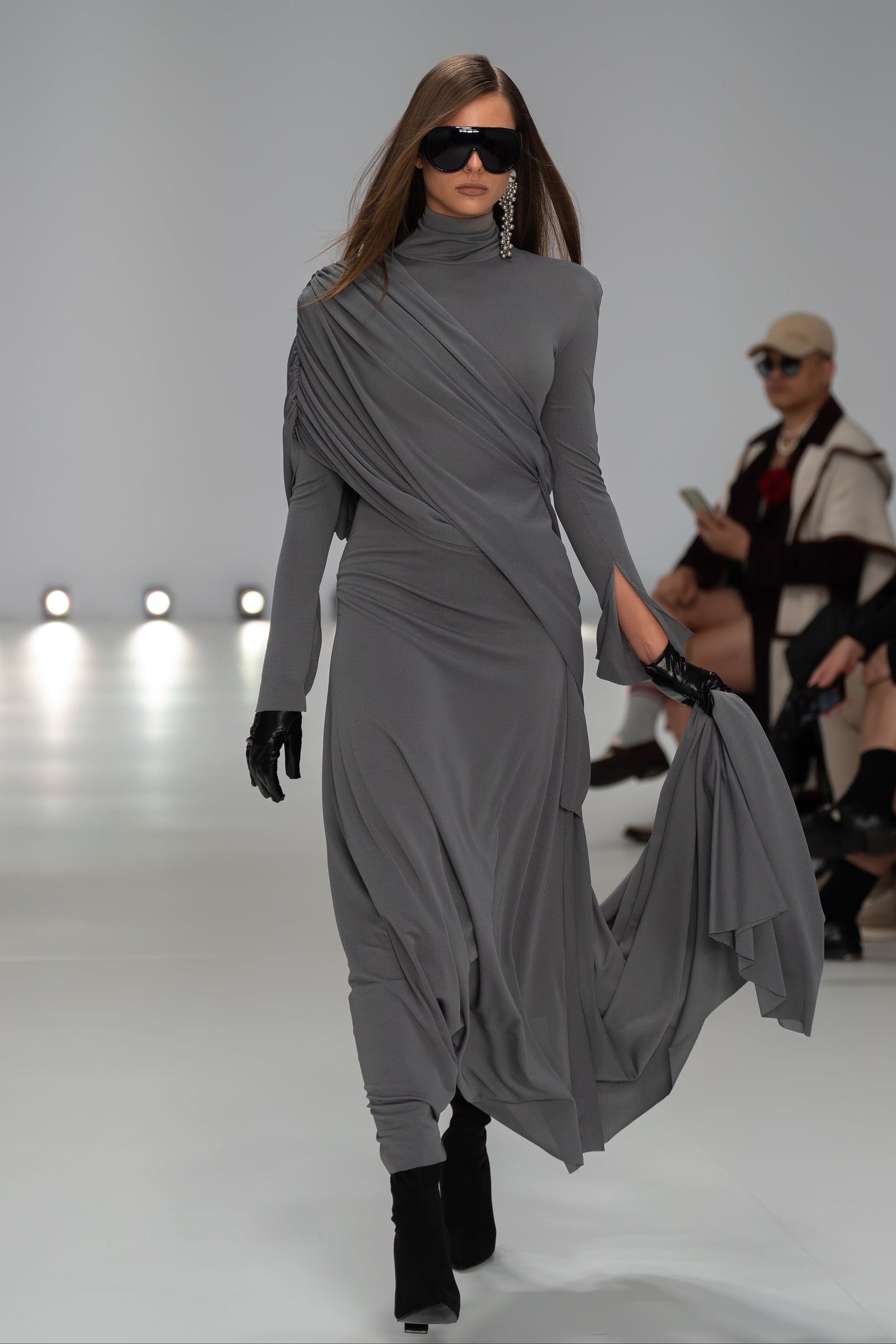 LOOK 19