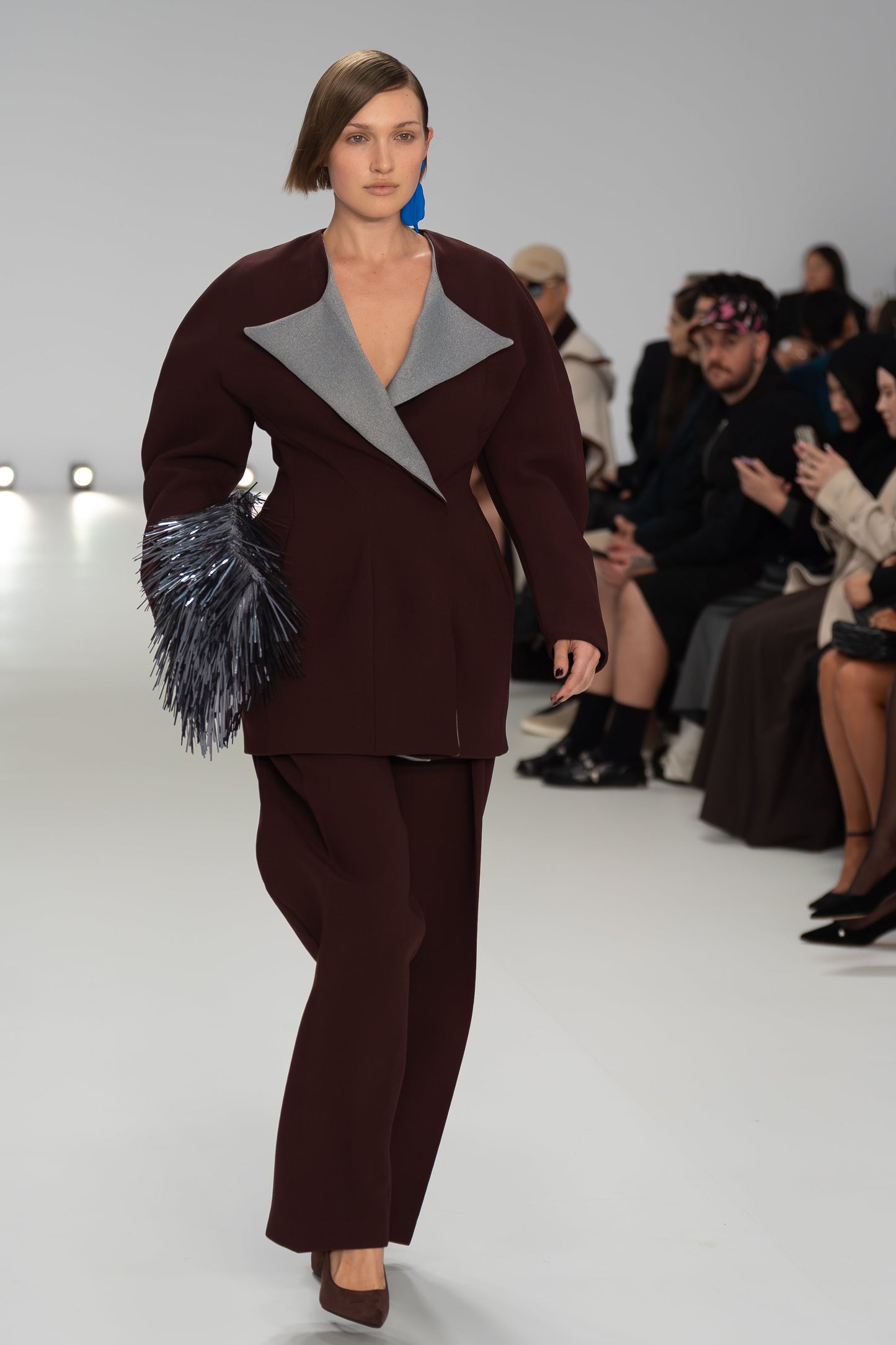 LOOK 22