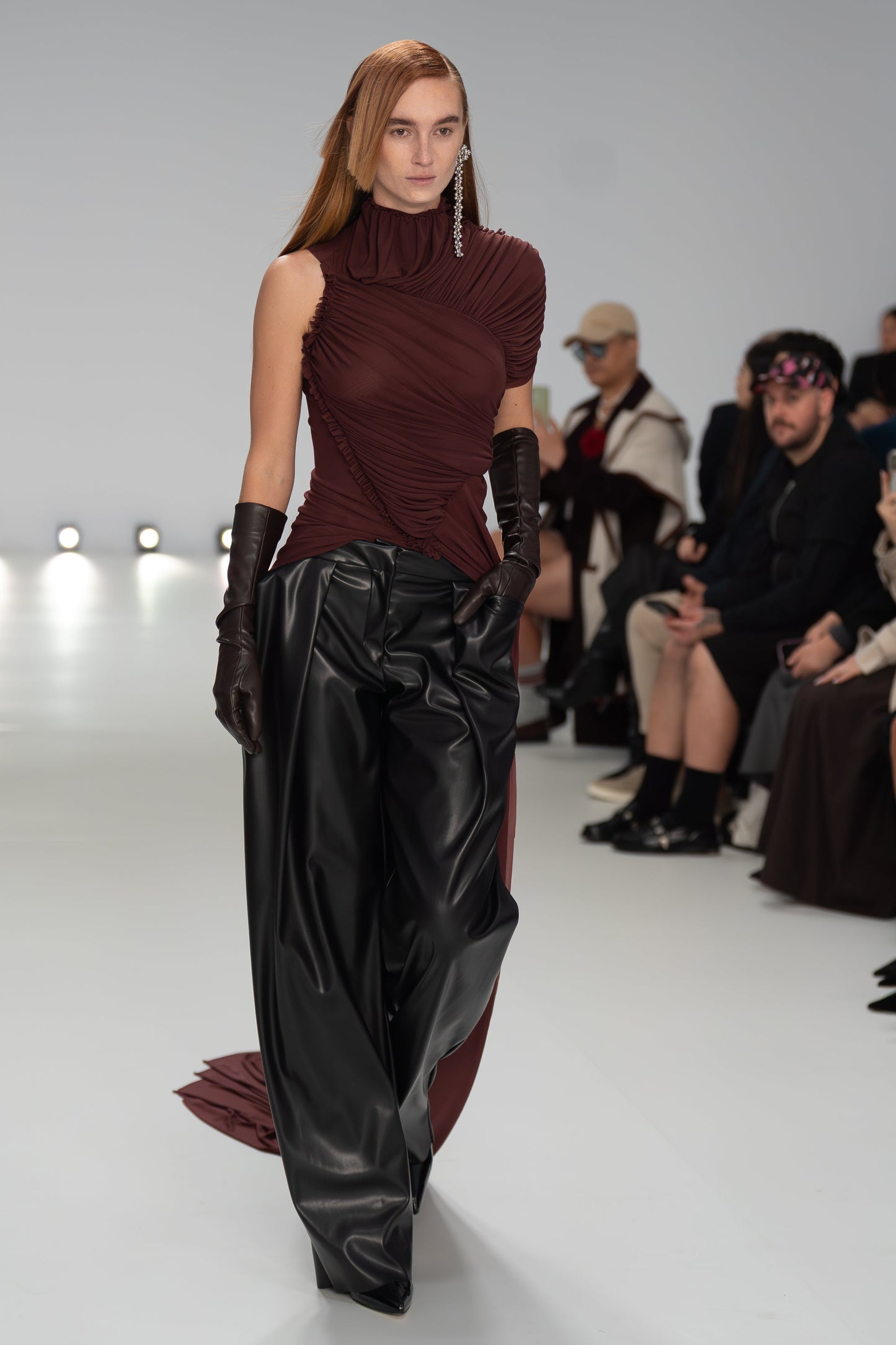 LOOK 24