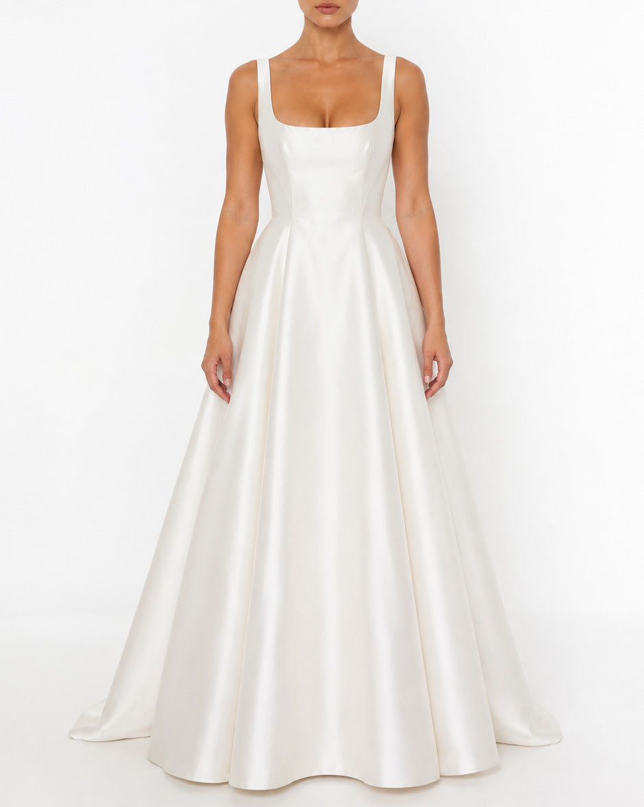 LENNON GOWN